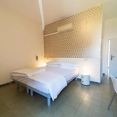 卡萨鲁皮酒店 2* 马西亚娜马里纳